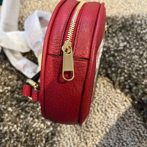Brand new! Gucci Supreme Red round Backpack - Picture 8 of 12